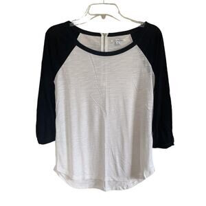 American Eagle Women’s Size Medium Black and White Baseball Tee Zip Back